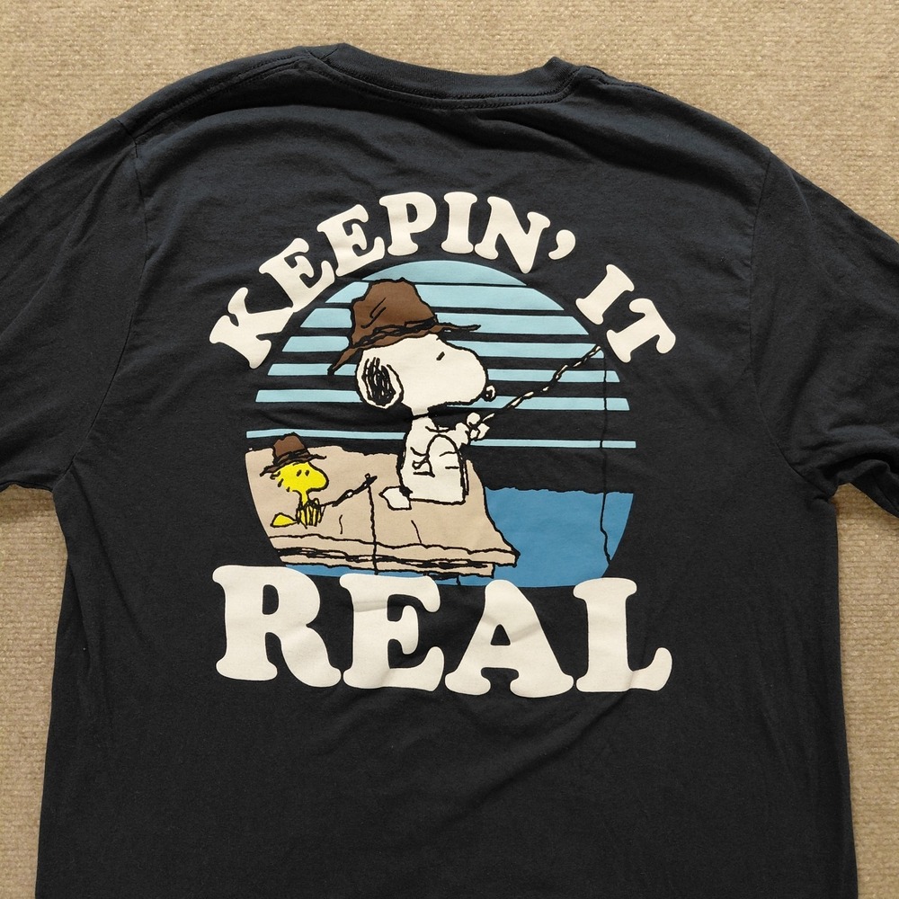 Men's Snoopy Fishing Size MEDIUM Long Sleeve Graphic Print T-Shirt Cotton *READ